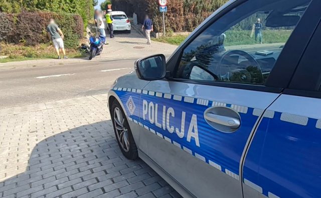 Zderzenie motocykla z autem osobowym w Lipniaku. Motocyklista trafił do szpitala