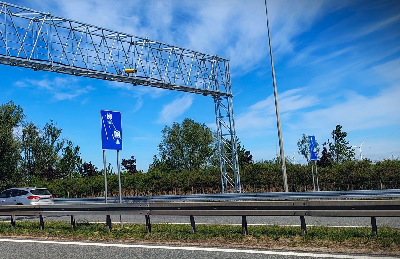 New sign for speed enforcement zones: speed limit displayed on board