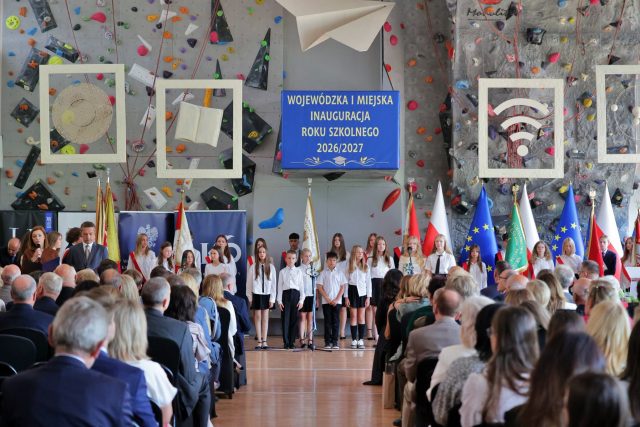 Ponad 286 tys. uczniów rozpoczęło rok szkolny w Lubelskiem. „Mierzcie wysoko”