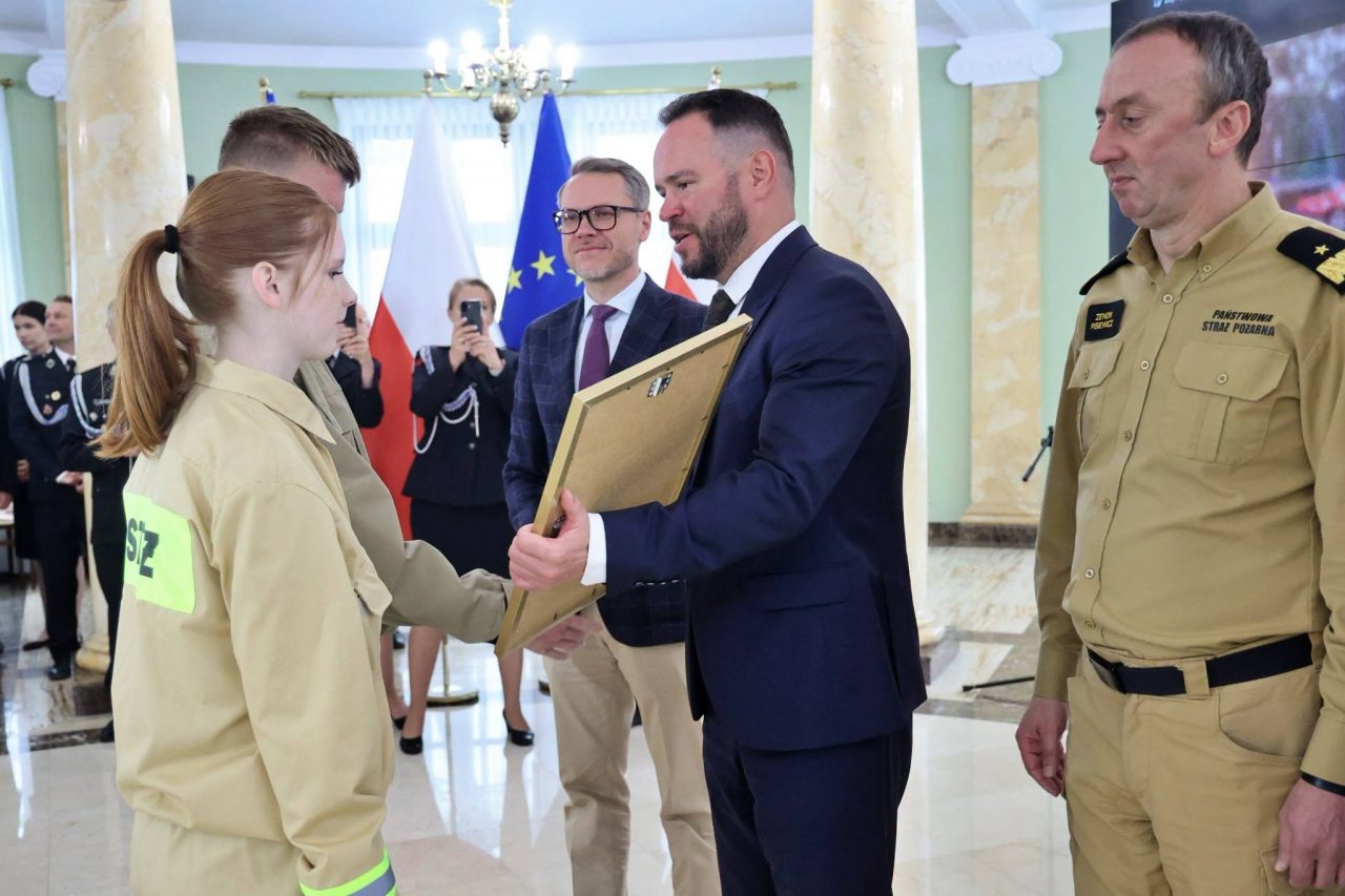 42 młodzieżowe drużyny pożarnicze z Lubelszczyzny dostały granty po 5 tys. zł