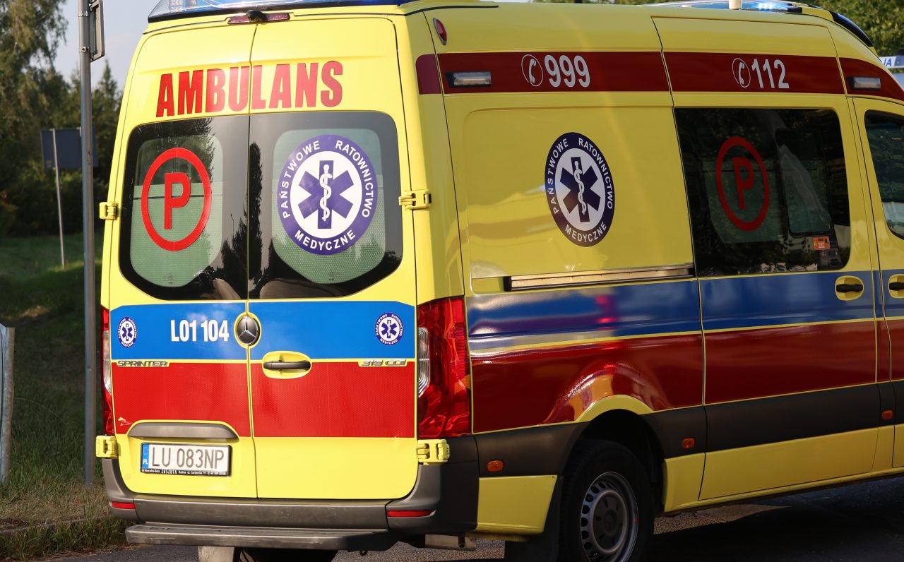 Dwa wypadki przy pracy w Gorzkowie i Dorohusku: konar i siewnik