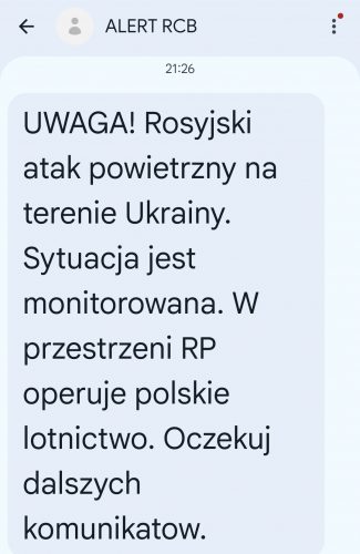 Rosyjski atak powietrzny na Ukrainę. Polskie lotnictwo rozpoczęło działania, obrona powietrzna w gotowości