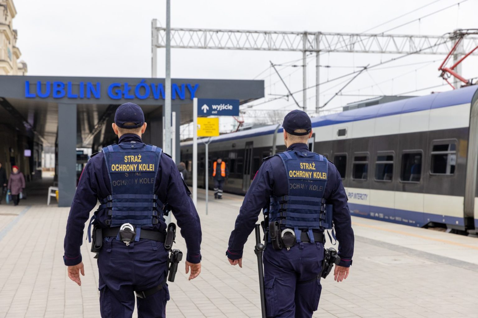 Lublin Główny. 44-latek znieważył funkcjonariuszy SOK podczas ...