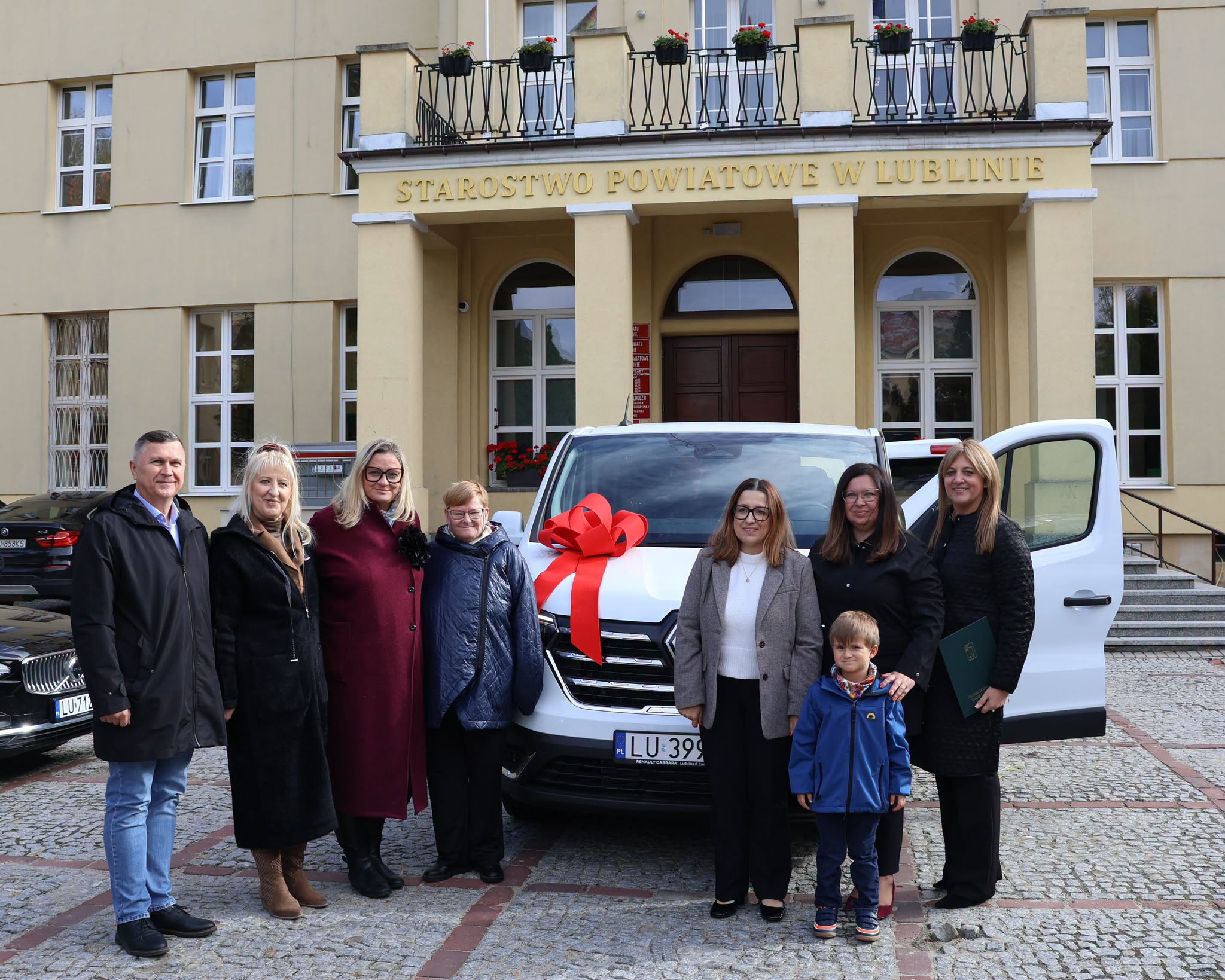 Nowy samochód dla DPS w Matczynie. Powiat Lubelski wydał blisko 200 tys. zł