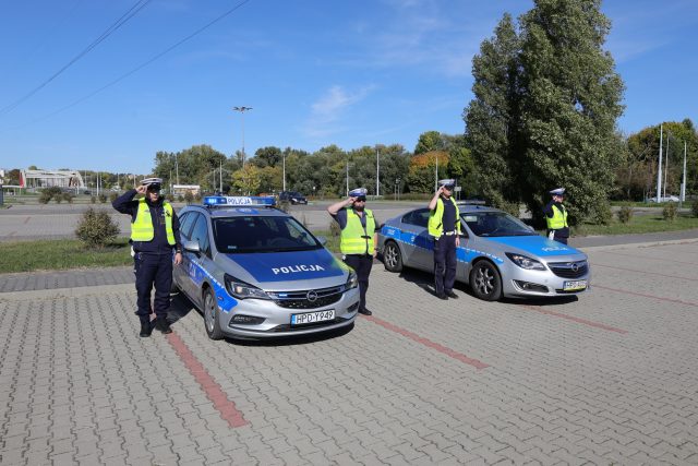 Syreny radiowozów w Lublinie. Policjanci oddali hołd sierż. Natanowi Sieroniowi