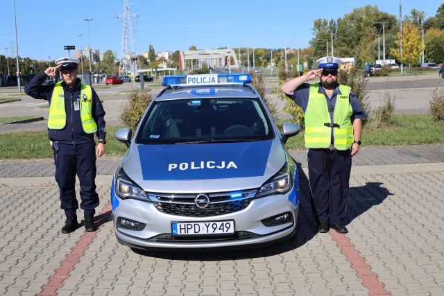 Syreny radiowozów w Lublinie. Policjanci oddali hołd sierż. Natanowi Sieroniowi