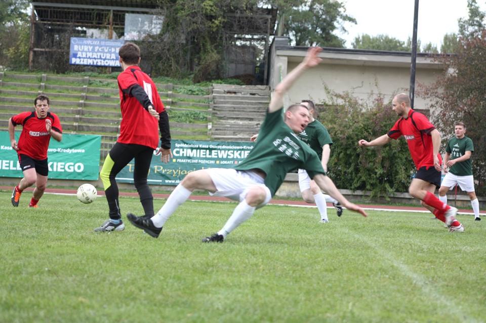 541857_1398749113689540_83891879
