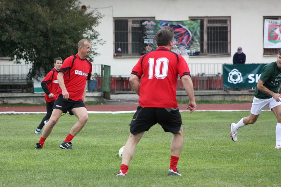 995510_1398748450356273_54769043