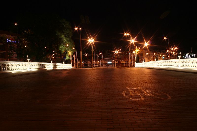 800px-Most_na_rzece_Bystrzycy_ul