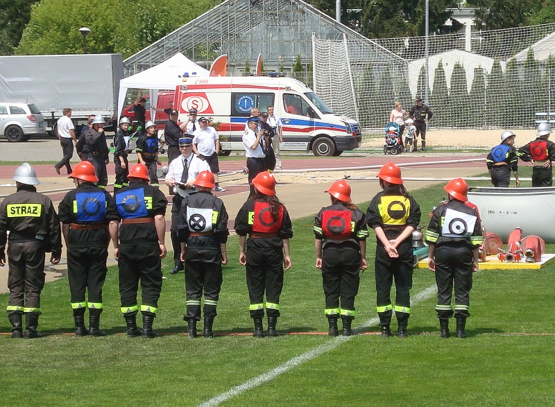 418
