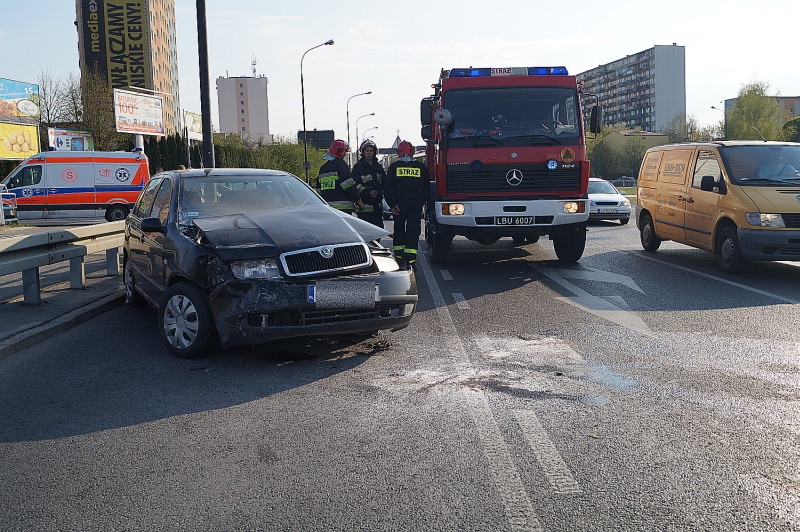 945