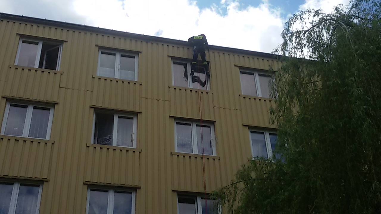 13199037_1043010412445665_181408