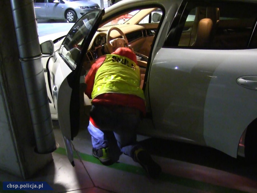 3-231884