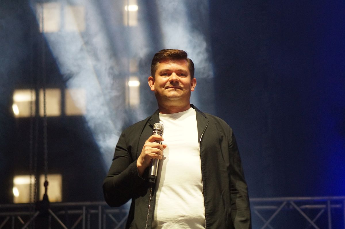 134