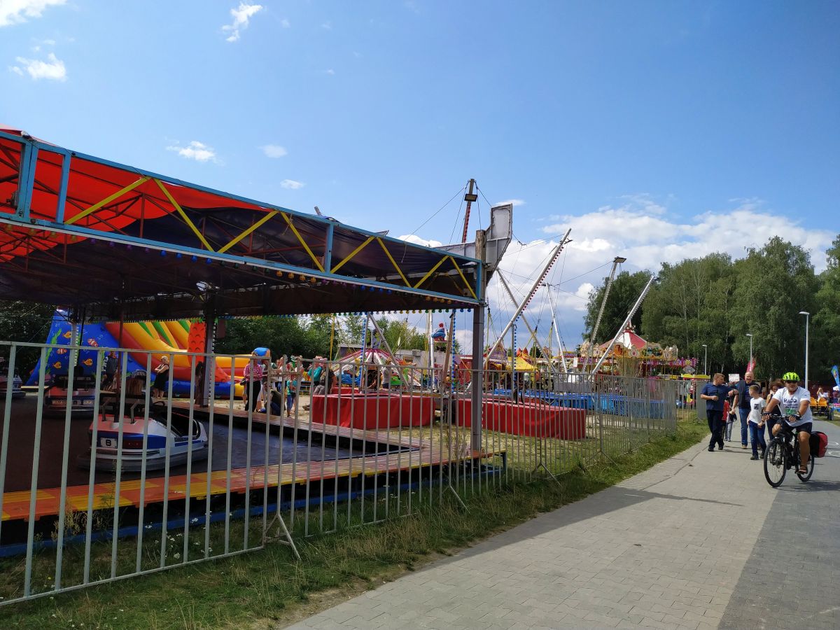 153