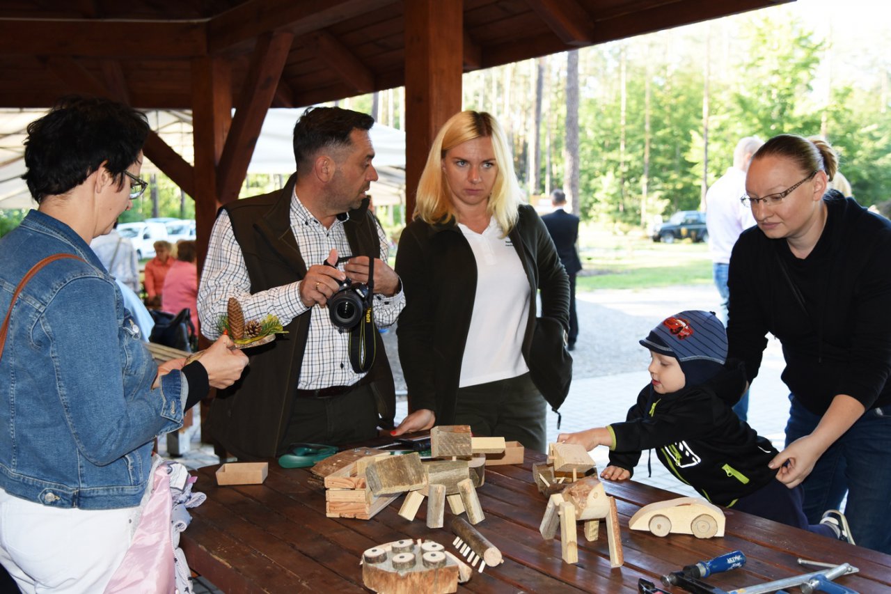 206