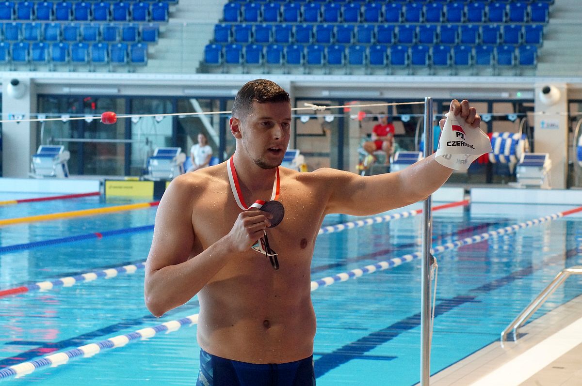 185