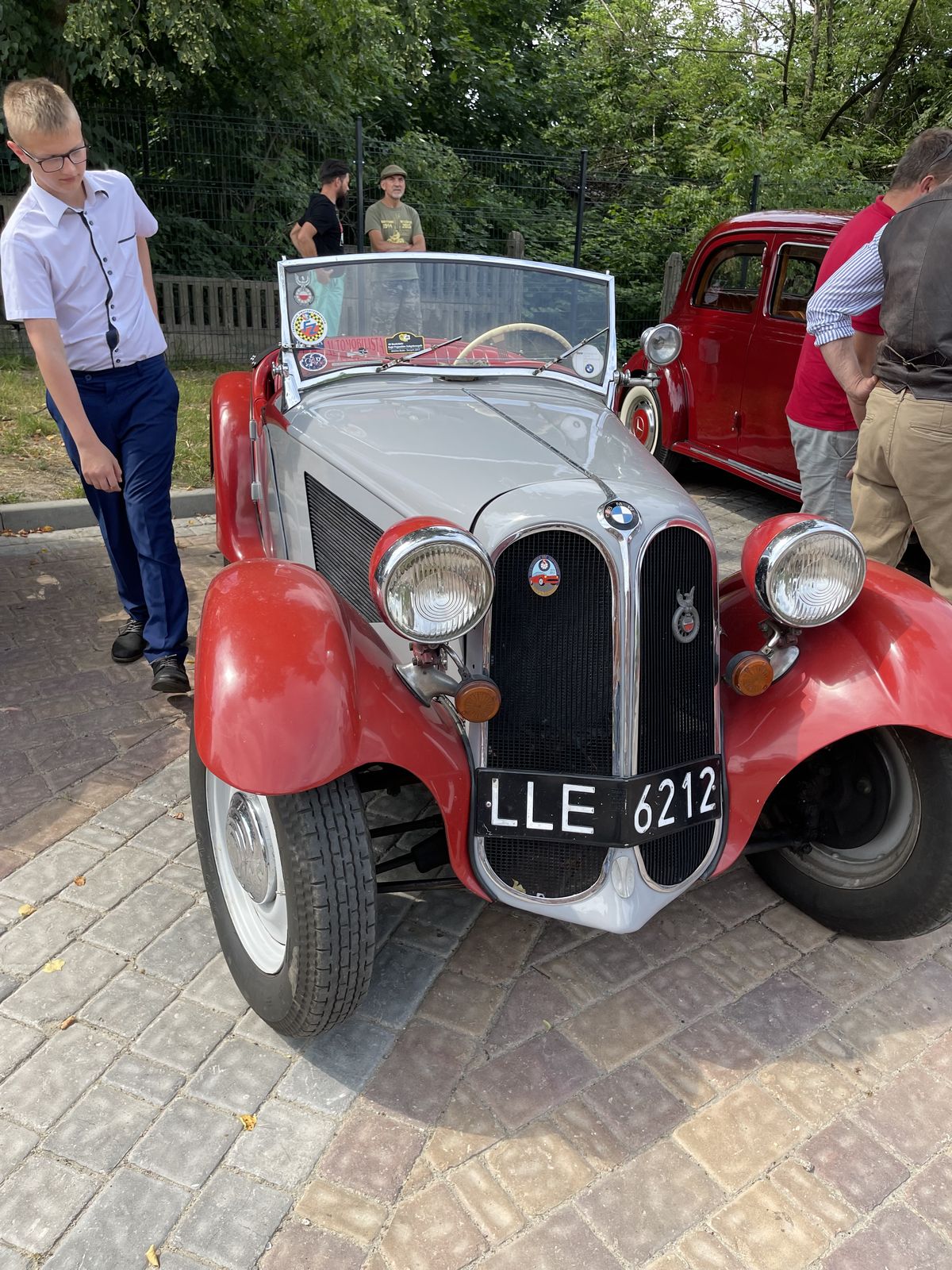 107y98