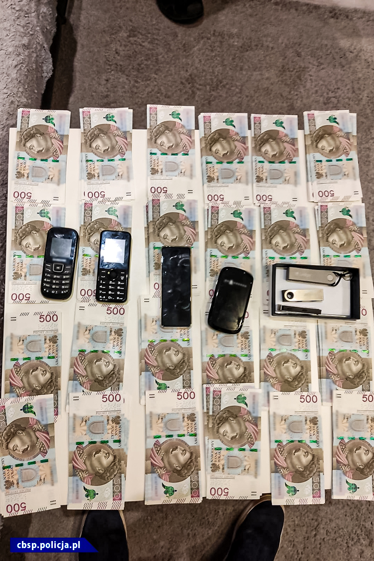 3-381253