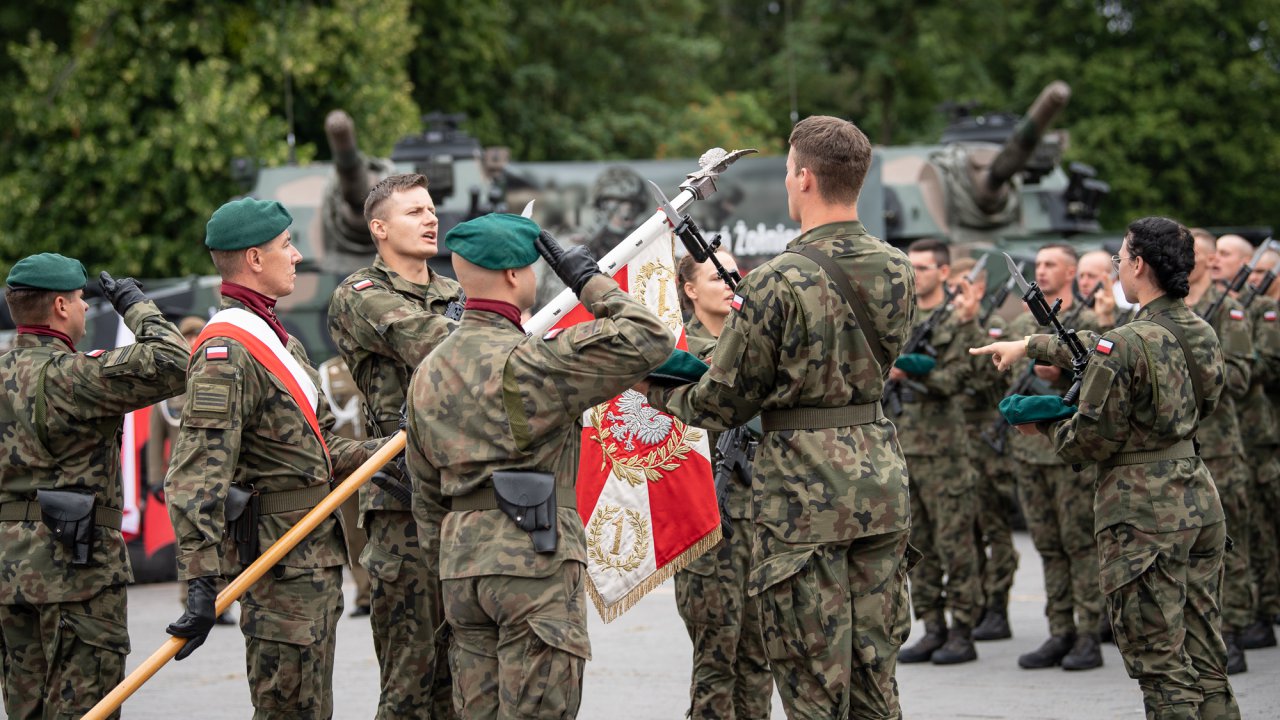 ponad-800-ochotnikw-zoyo-dzi-w-polsce-przysig-wojskow_52252306612_o