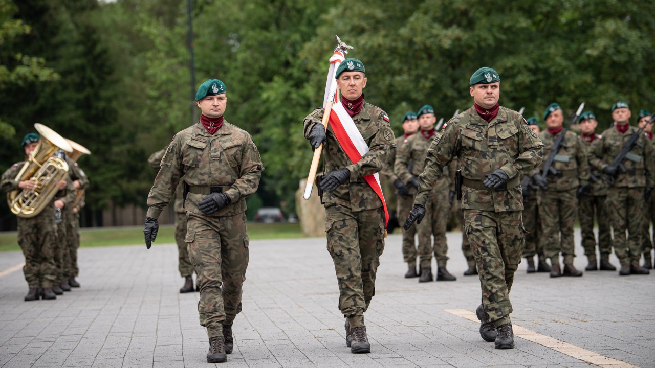 ponad-800-ochotnikw-zoyo-dzi-w-polsce-przysig-wojskow_52252306677_o