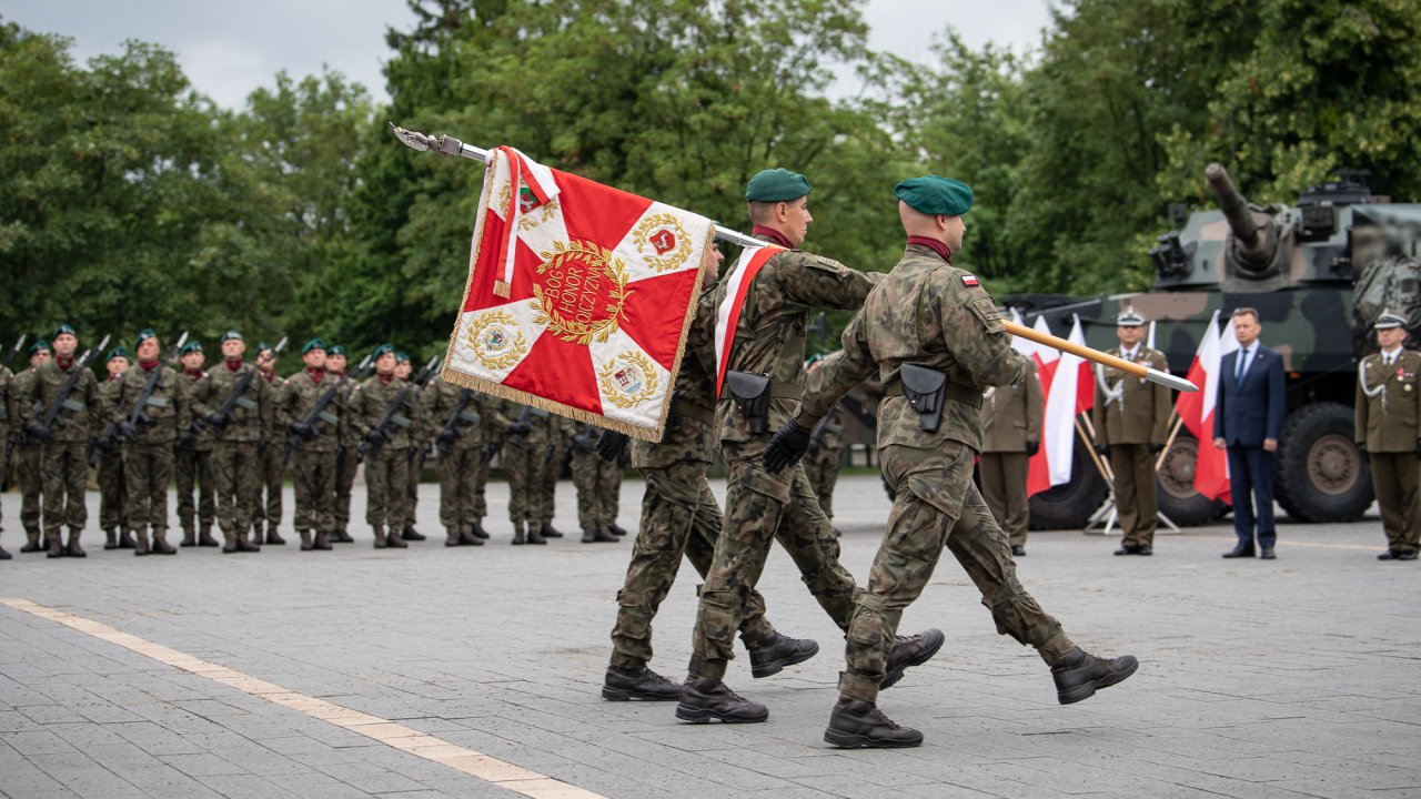 ponad-800-ochotnikw-zoyo-dzi-w-polsce-przysig-wojskow_52253272196_o