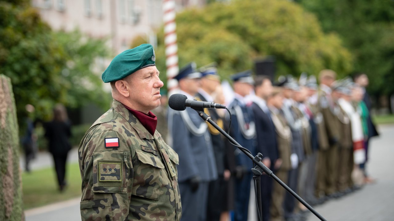 ponad-800-ochotnikw-zoyo-dzi-w-polsce-przysig-wojskow_52253293283_o