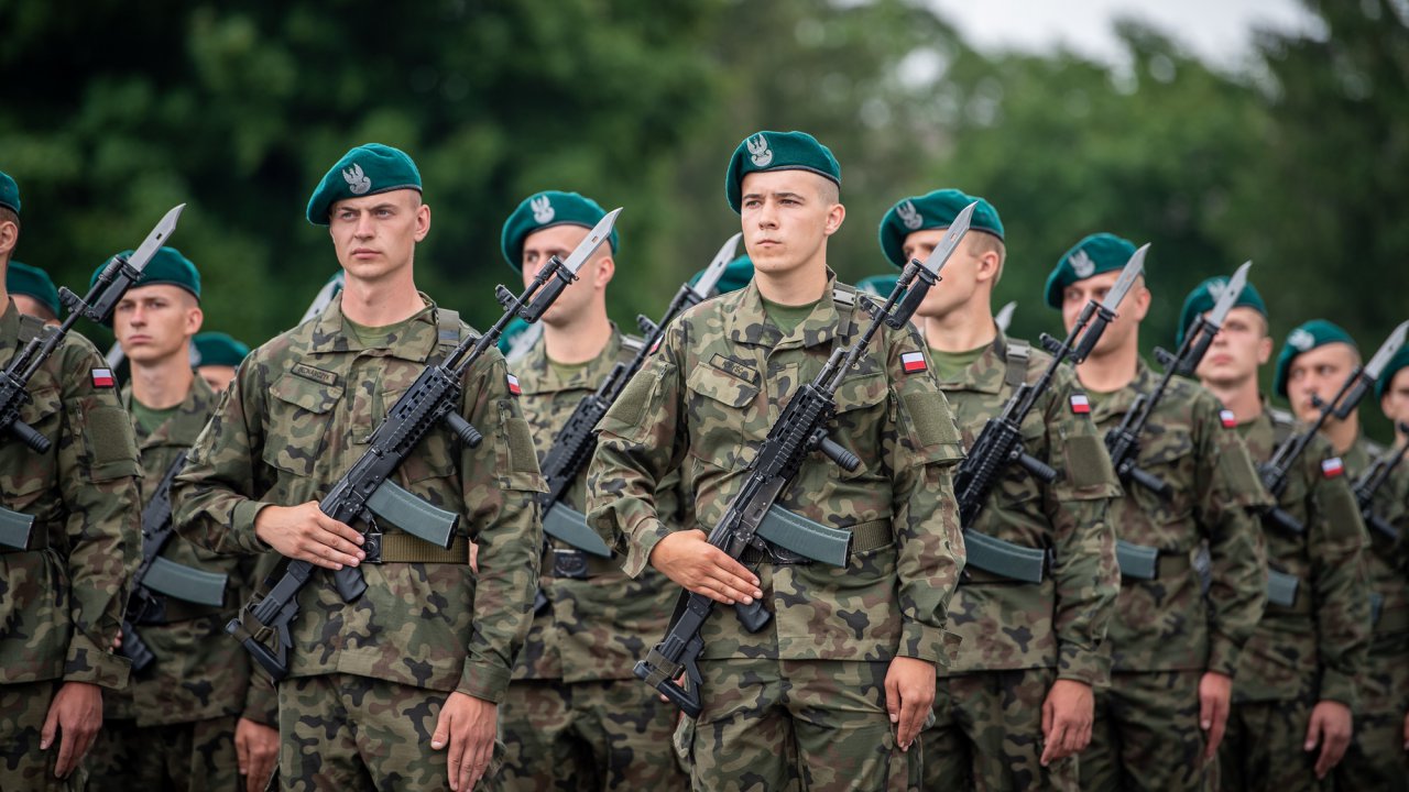 ponad-800-ochotnikw-zoyo-dzi-w-polsce-przysig-wojskow_52253559069_o