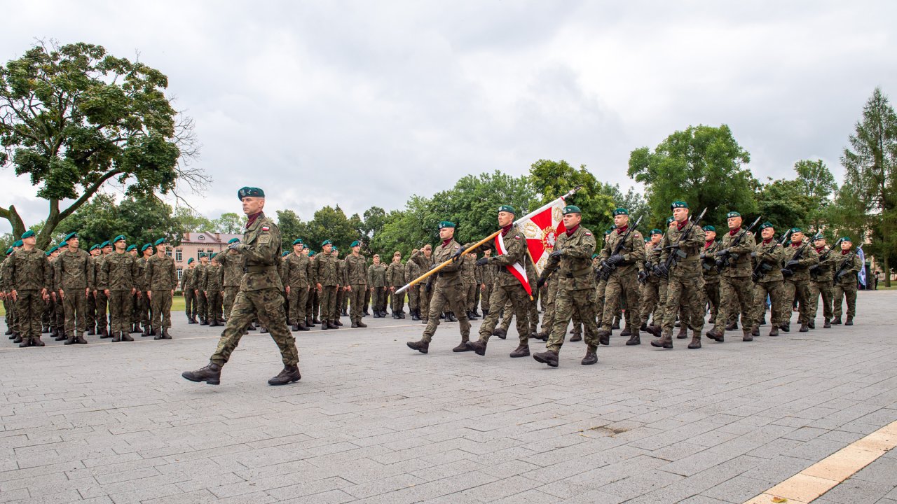 ponad-800-ochotnikw-zoyo-dzi-w-polsce-przysig-wojskow_52253772245_o