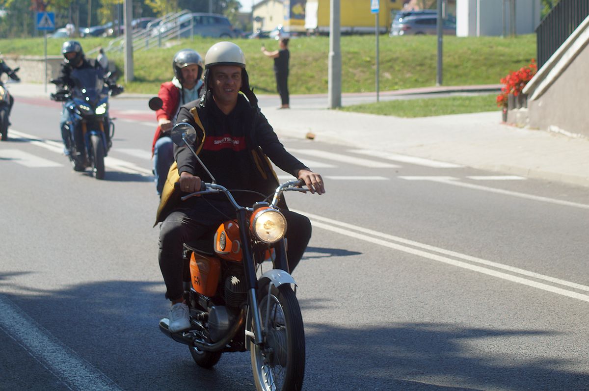 115h30