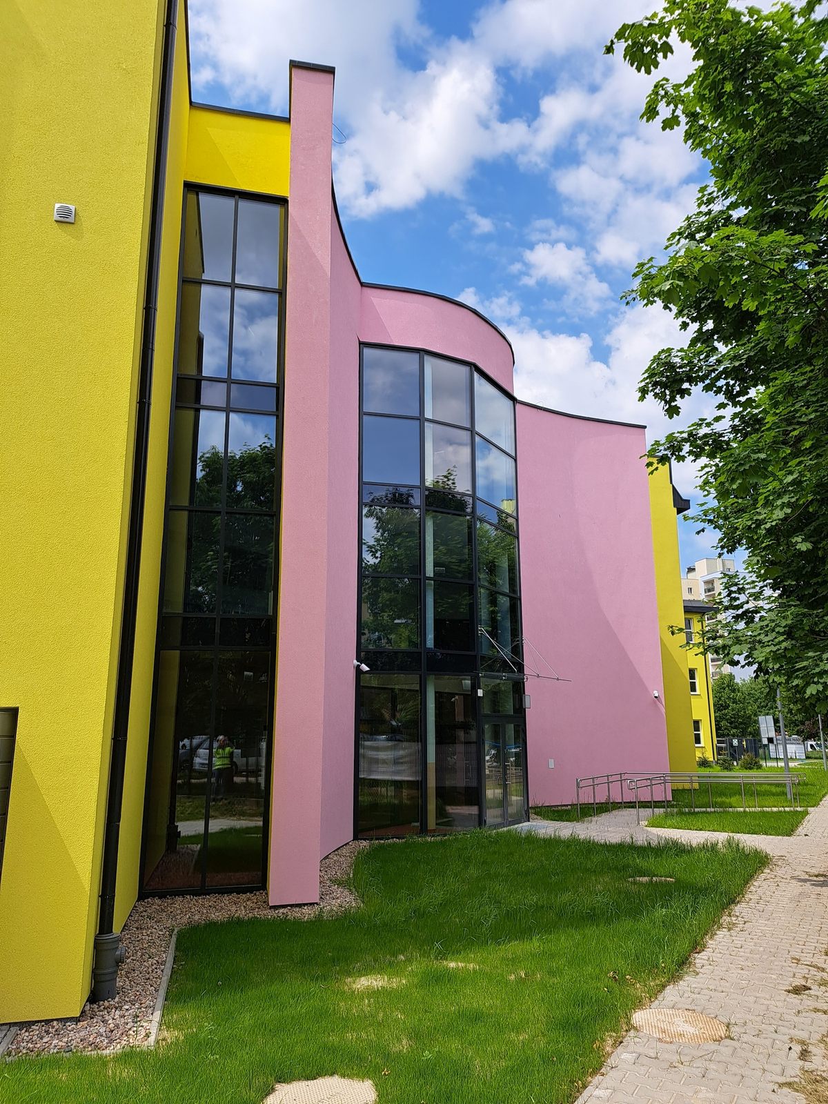 119r84