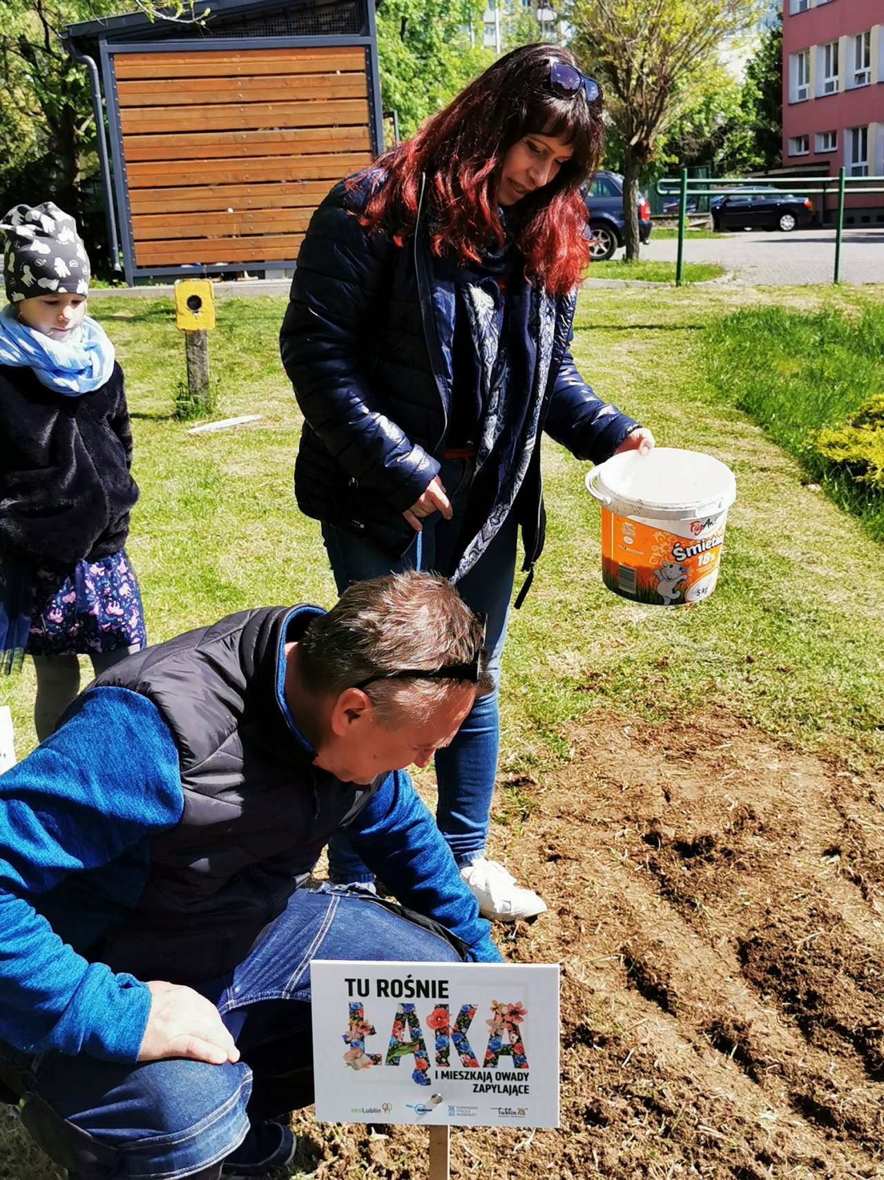 Sianie łąki kwietnej w Szkole Podstawowej nr 38 (1)