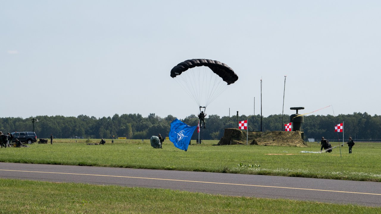 niezwycieni-w-przestworzach--wystartowa-air-show-radom_53142127857_o