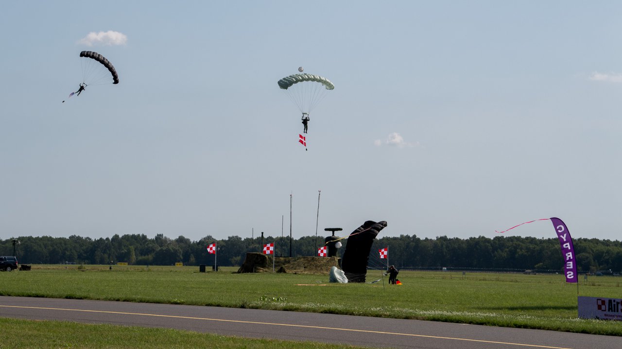 niezwycieni-w-przestworzach--wystartowa-air-show-radom_53142127867_o