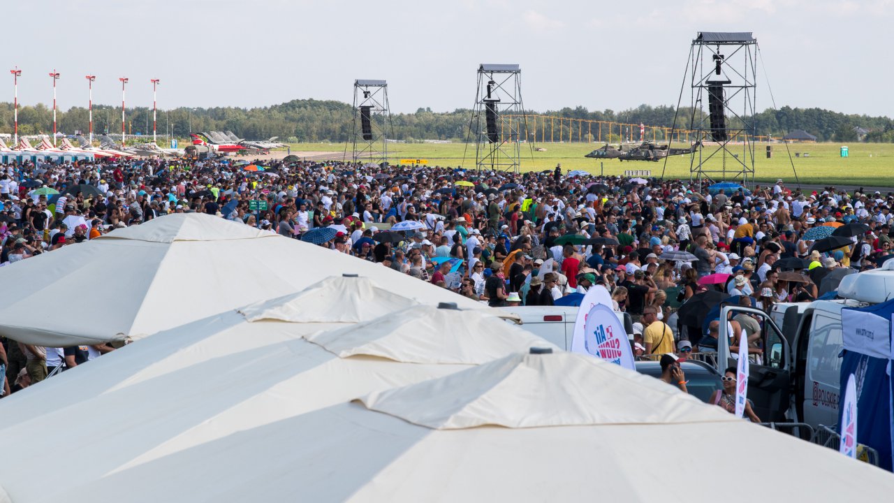 niezwycieni-w-przestworzach--wystartowa-air-show-radom_53142713841_o