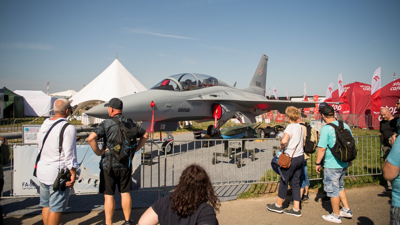 niezwycieni-w-przestworzach--wystartowa-air-show-radom_53142714361_o