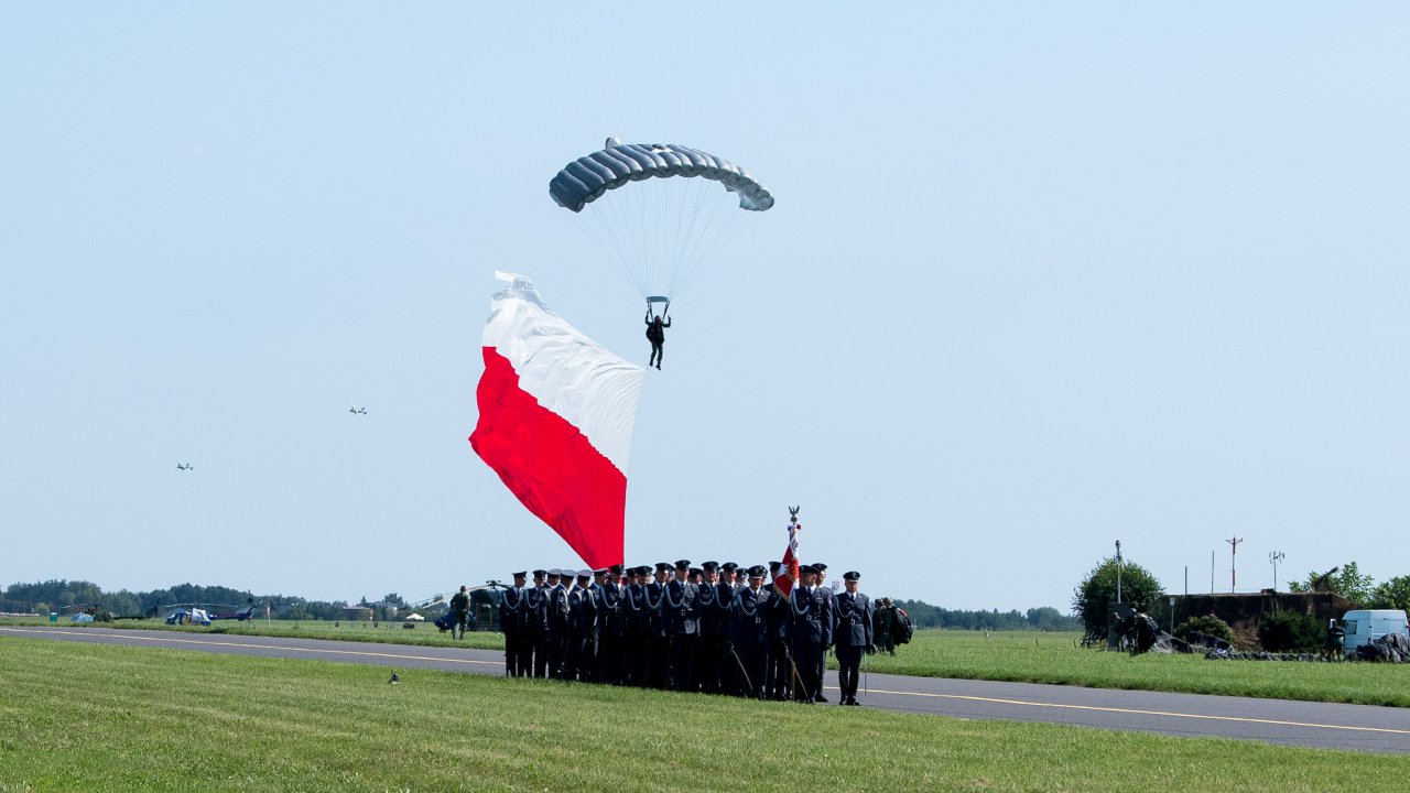 niezwycieni-w-przestworzach--wystartowa-air-show-radom_53142920969_o