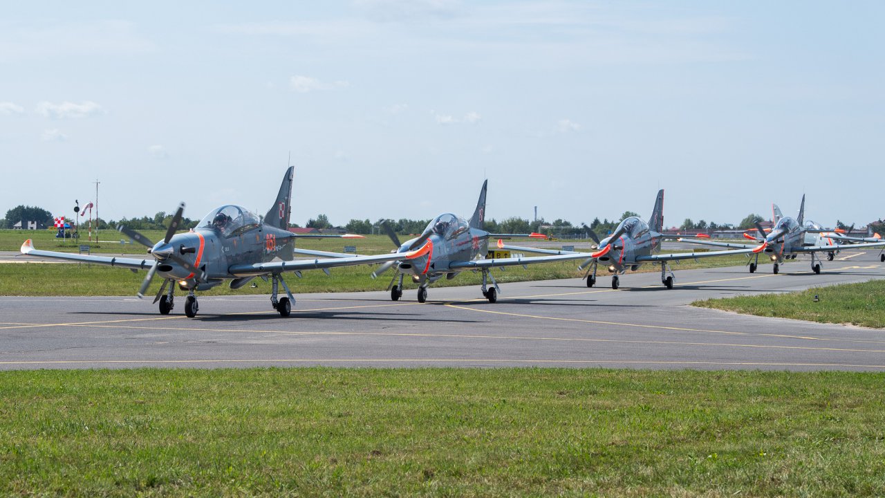 niezwycieni-w-przestworzach--wystartowa-air-show-radom_53143131415_o