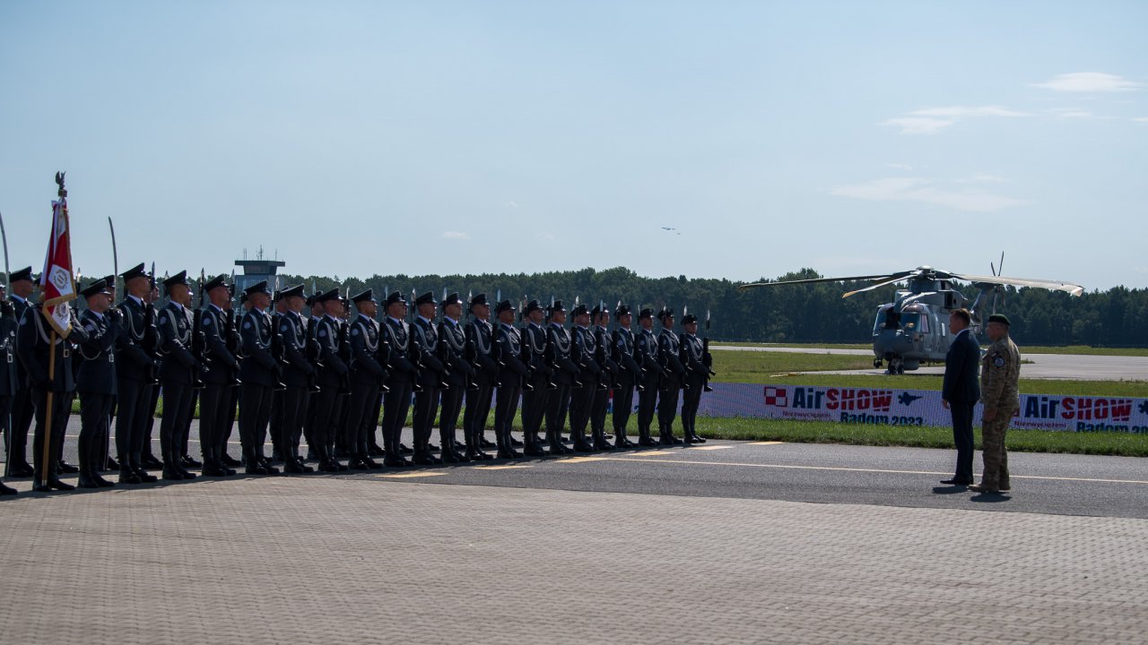 niezwycieni-w-przestworzach--wystartowa-air-show-radom_53143195543_o