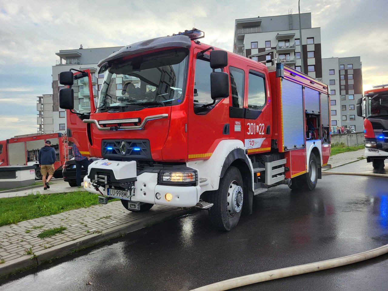 121j99,