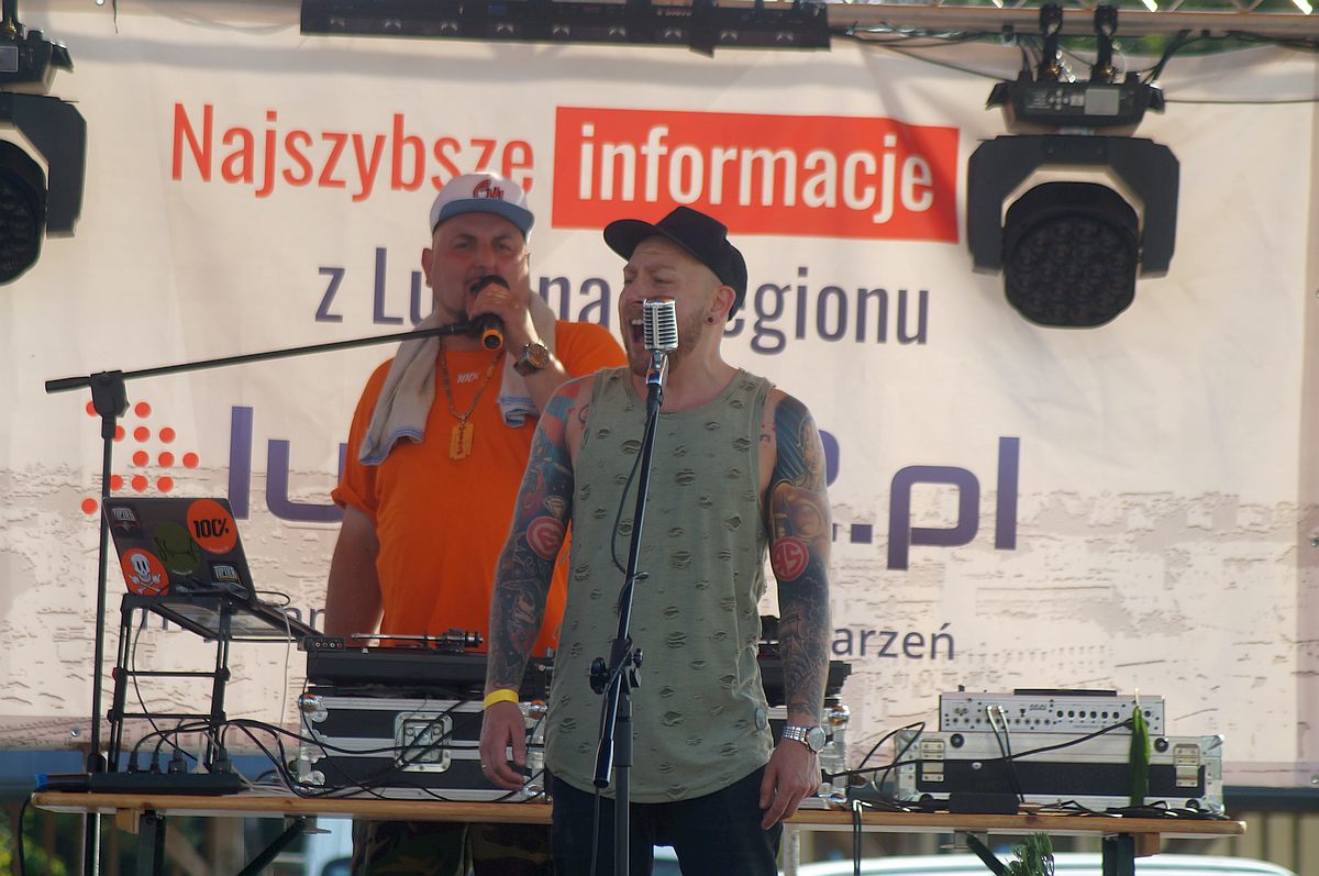 121s57