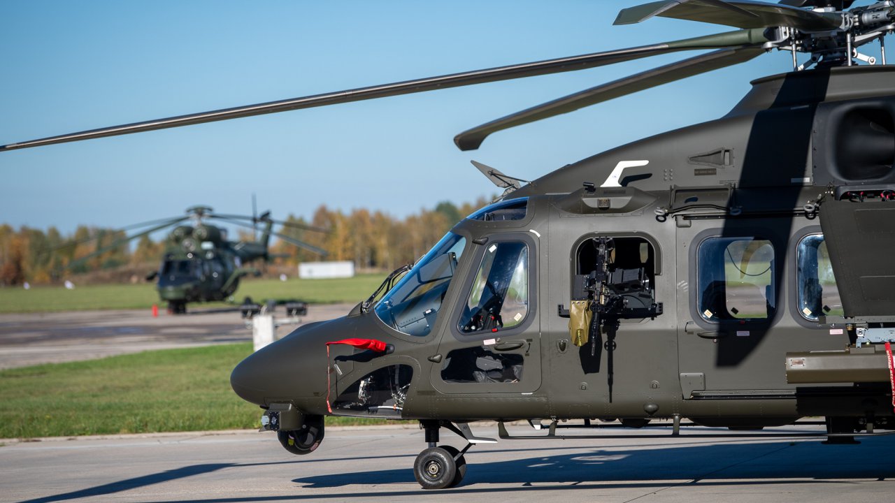 przekazanie-nowych-migowcw-aw-149-onierzom-wojska-polskiego_53297336481_o