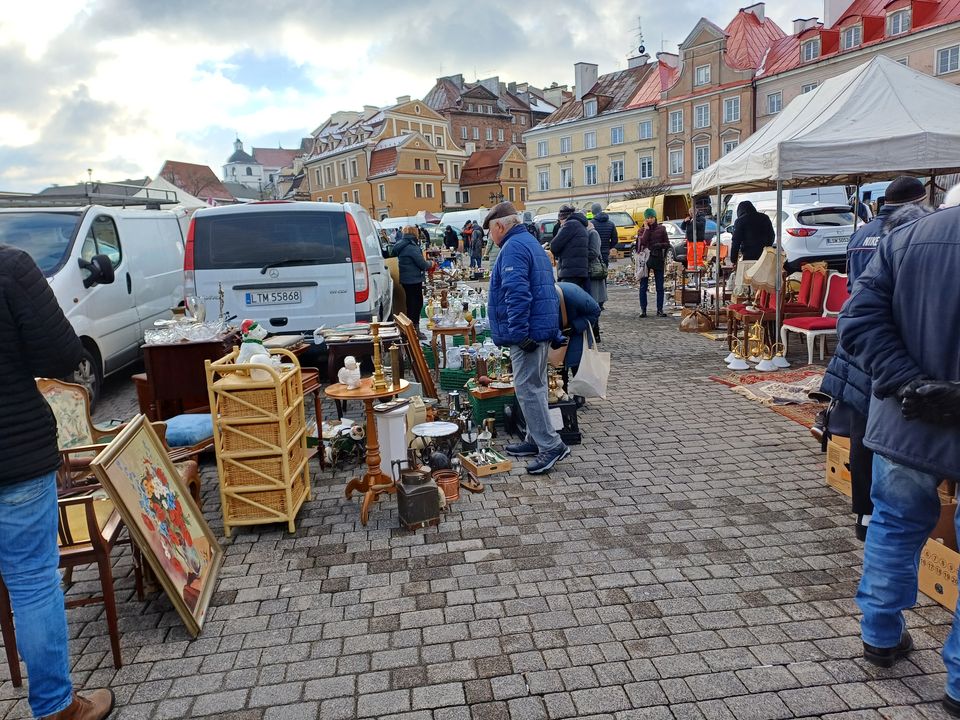 124e27