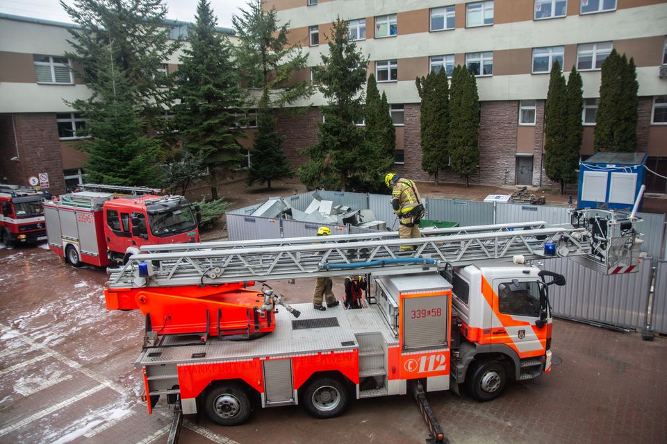 125d83