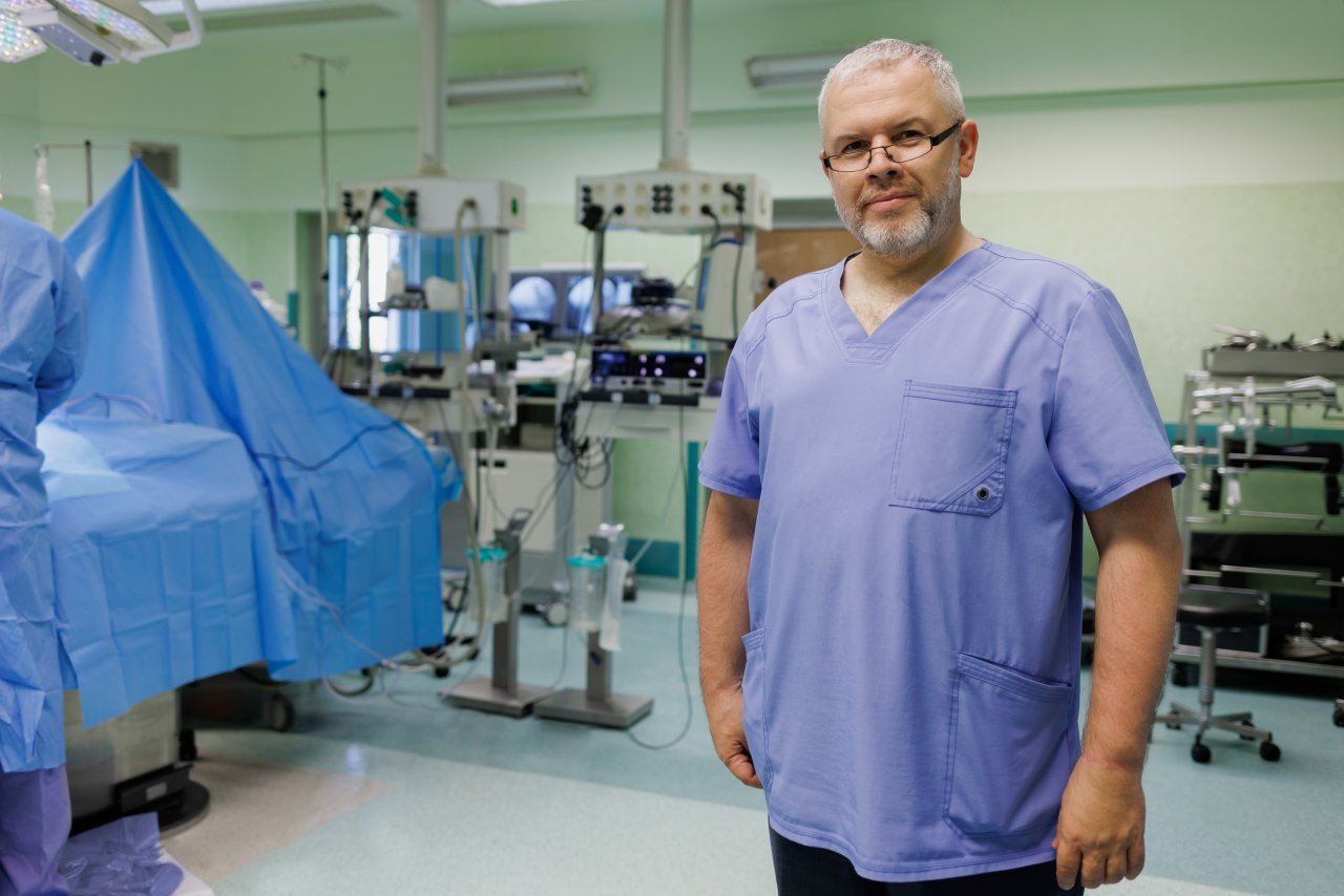 Z Prof. dr hab. n. med. Radosław Rola - Klinika Neurochirurgii i Neurochirurgii Dziecięcej kierownik  fot Maciej Rukasz
