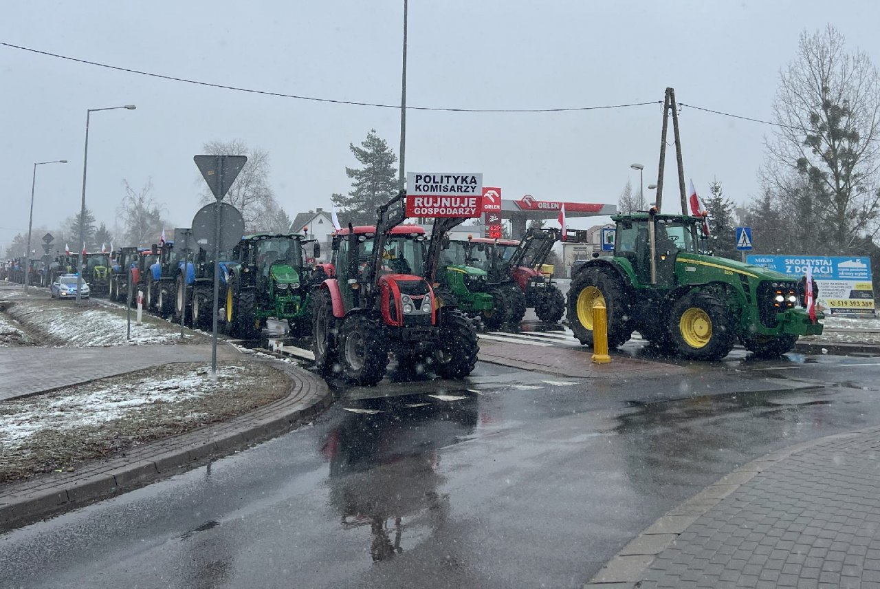 125h33