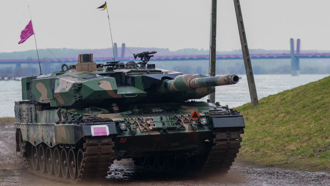 szef-mon-na-wiczeniu-dragon-24_53569597110_o