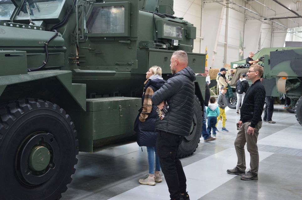126t94
