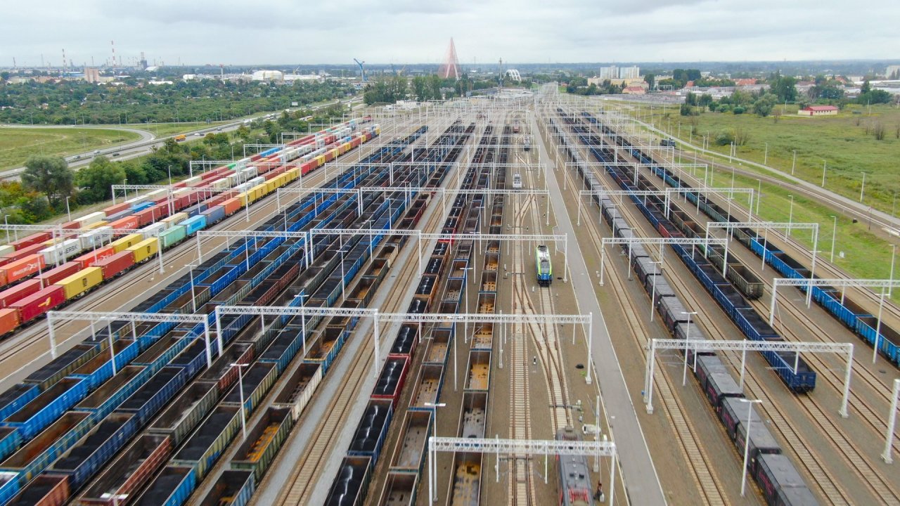 csm_Troy_z_pociagami_towarowymi_do_stacji_Gdansk_Port_Polnocny_-_fot._Szymon_Danielek_8b1021f12e