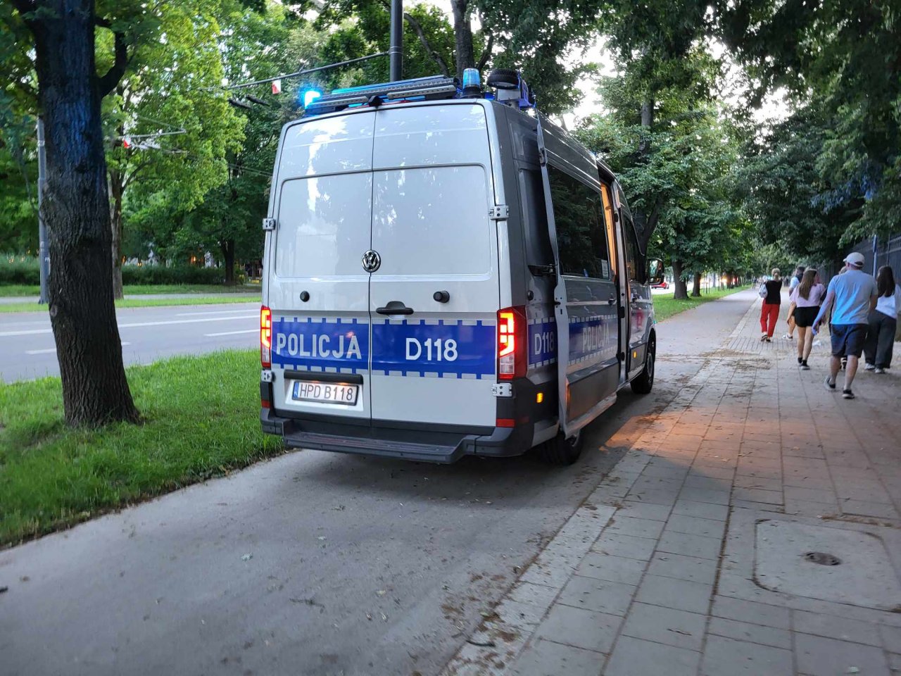 127s90